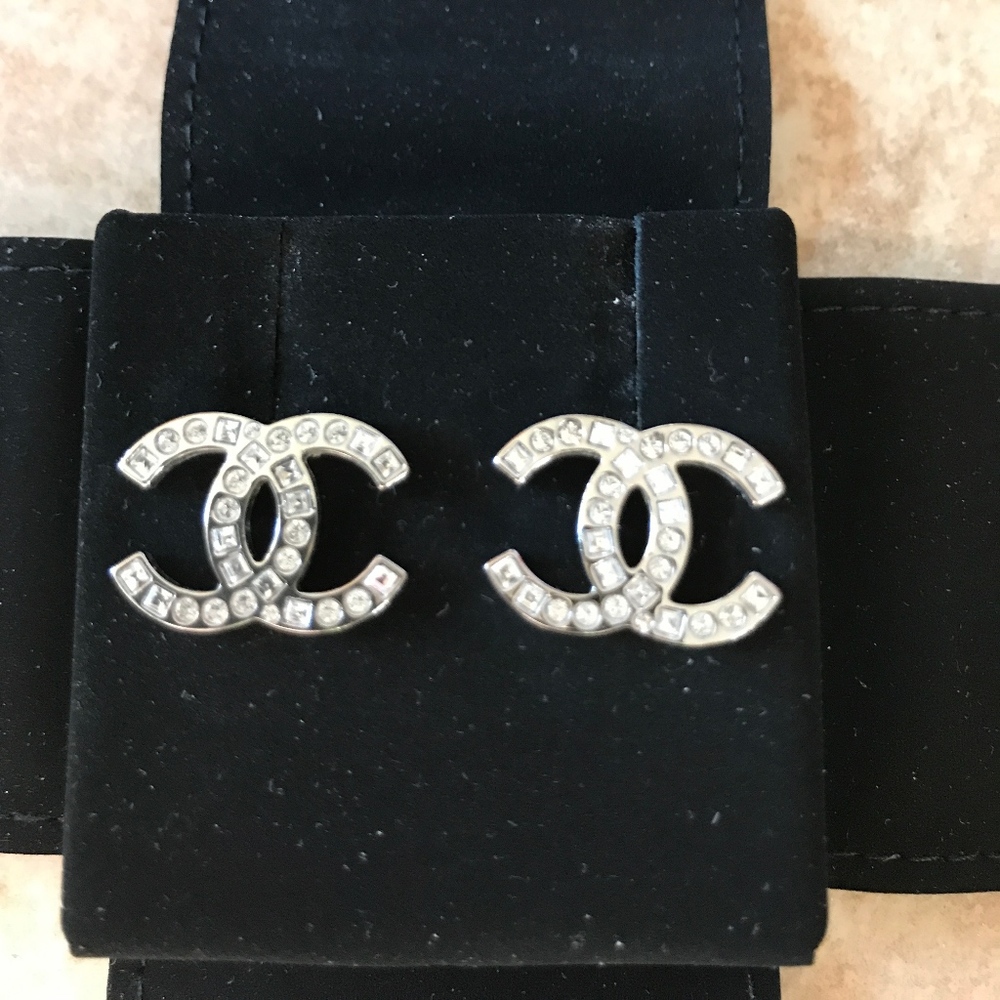 Adorable CHANEL Classic CC Crystal Earrings